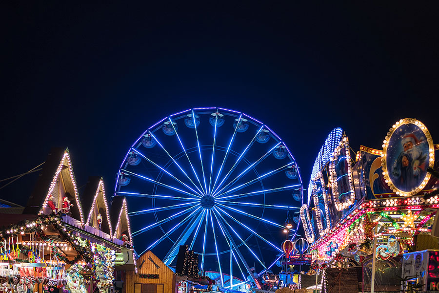 Scopri il fascino del villaggio di Babbo Natale itinerante